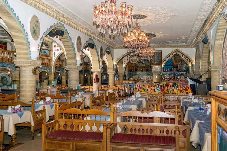 باقالی پلو با ماهیچه رستوران عالی قاپو