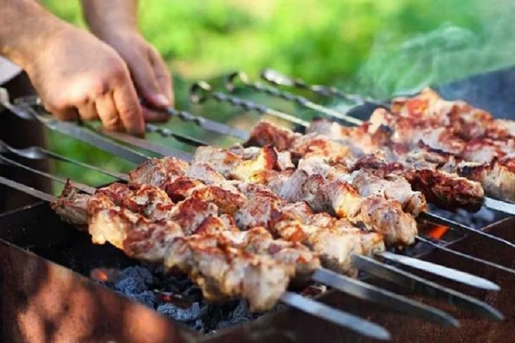طرز تهیه کباب چنجه خوش مزه