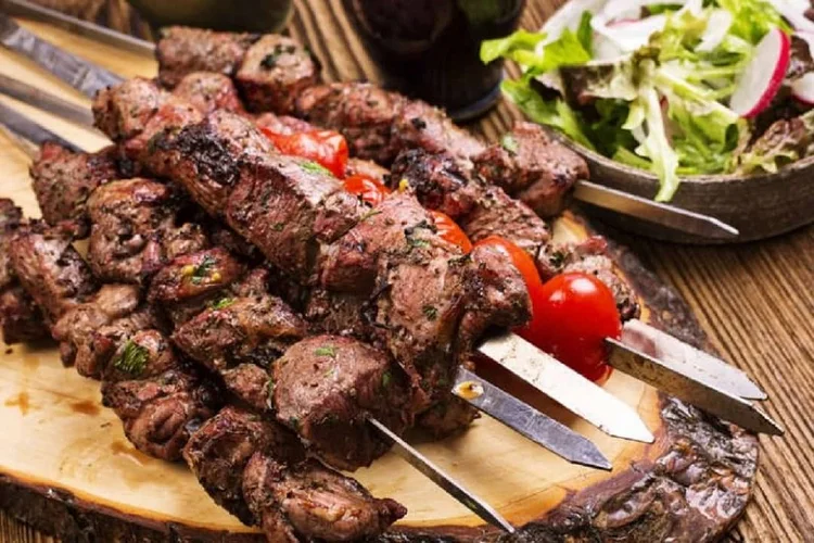 آماده سازی کباب چنجه