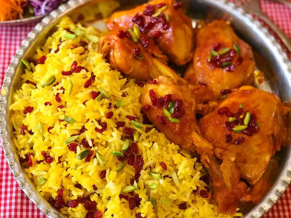 طرز تهیه زرشک پلو با مرغ زعفرانی
